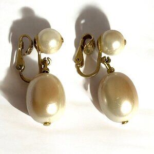 Vintage MARVELLA Faux Pearl Dangling Clip-on Earrings